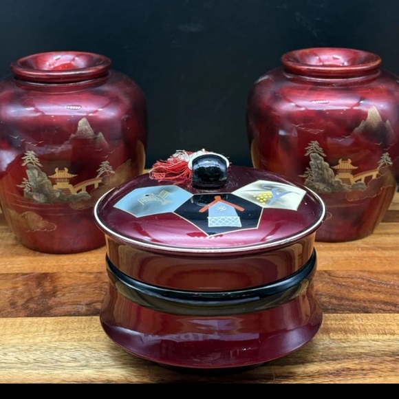 Vintage Japanese Lacquerware Ginger Jar Set Oxblood Red Gold Pagoda Decor 3pc